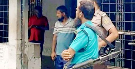 খুলনায় ফজরের নামাজের সময় মসজিদে ঢুকে গুলি