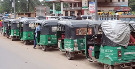 রাজধানীজুড়ে সিএনজি পাম্পে দীর্ঘ লাইন-ভোগান্তি