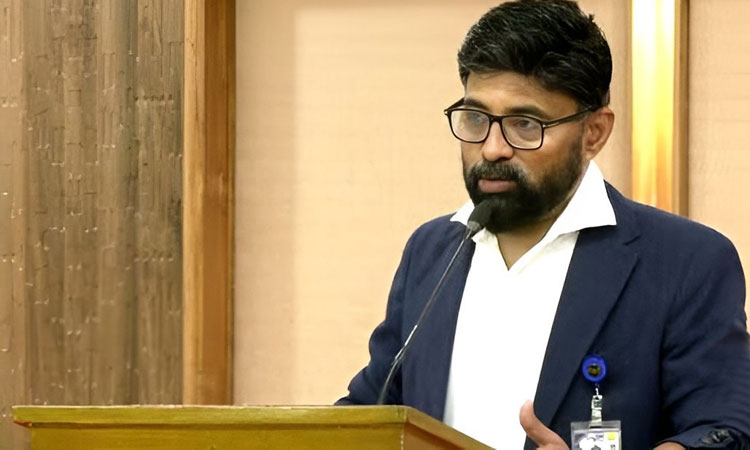 নির্বাচনী ইশতেহার ও জুলাই সনদ বাস্তবায়নে একযোগে কাজ করছে সরকার: প্রেসসচিব
