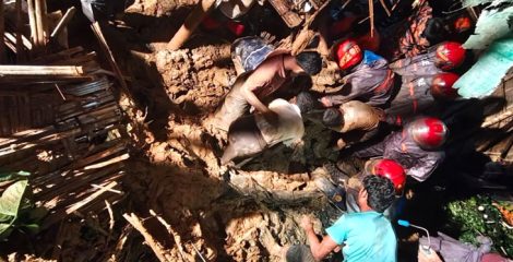 রোহিঙ্গা ক্যাম্পে পাহাড় ধসে নারী-শিশুসহ আটজনের মৃত্যু